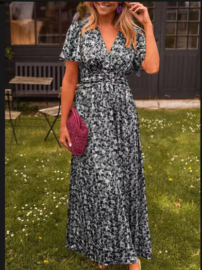 Elina – Flowing Floral Maxi Dress